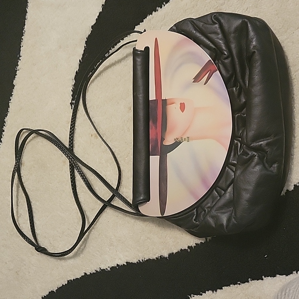 Gorgeous Patricia Smith black vintage bag